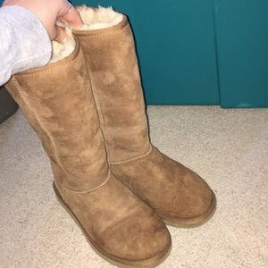 tall chestnut uggs. make offer!!